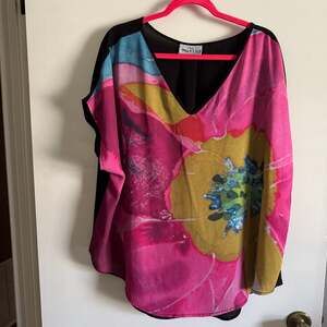 Vida Women’s XL Floral V-Neck Blouse Pink Black Sheer Overlay